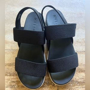 Women’s size 10 Keen sandals, only worn once!
